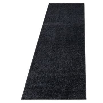 Ata koberec nízky vlas behúň 80x250cm antracitová